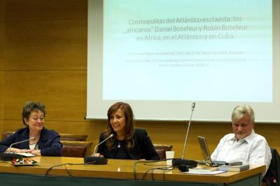Inauguración del Seminario Esclavitud y raza en el mundo atlántico, a cargo de Consuelo Naranjo (IH), en el centro de la imagen