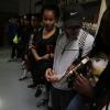 Los alumnos pudieron descubrir y hojear algunos de los valiosos facsímiles disponibles en una de las salas de los fondos especiales