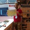 Vicente Burchard (IEGD) en el stand en la  Feria de Madrid por la Ciencia y la Innovación