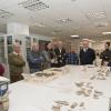 Los visitantes en el Laboratorio de arqueobiología (Arqbio)