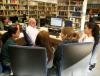 Varias alumnas en la sala del Diccionario de Griego