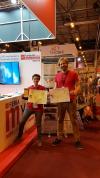 Lara Vilar y Vicente Burchard (IEGD) divulgan sobre teledetección en la Feria Madrid por la Ciencia 